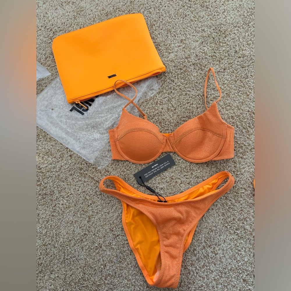 Triangl bikini, NWT